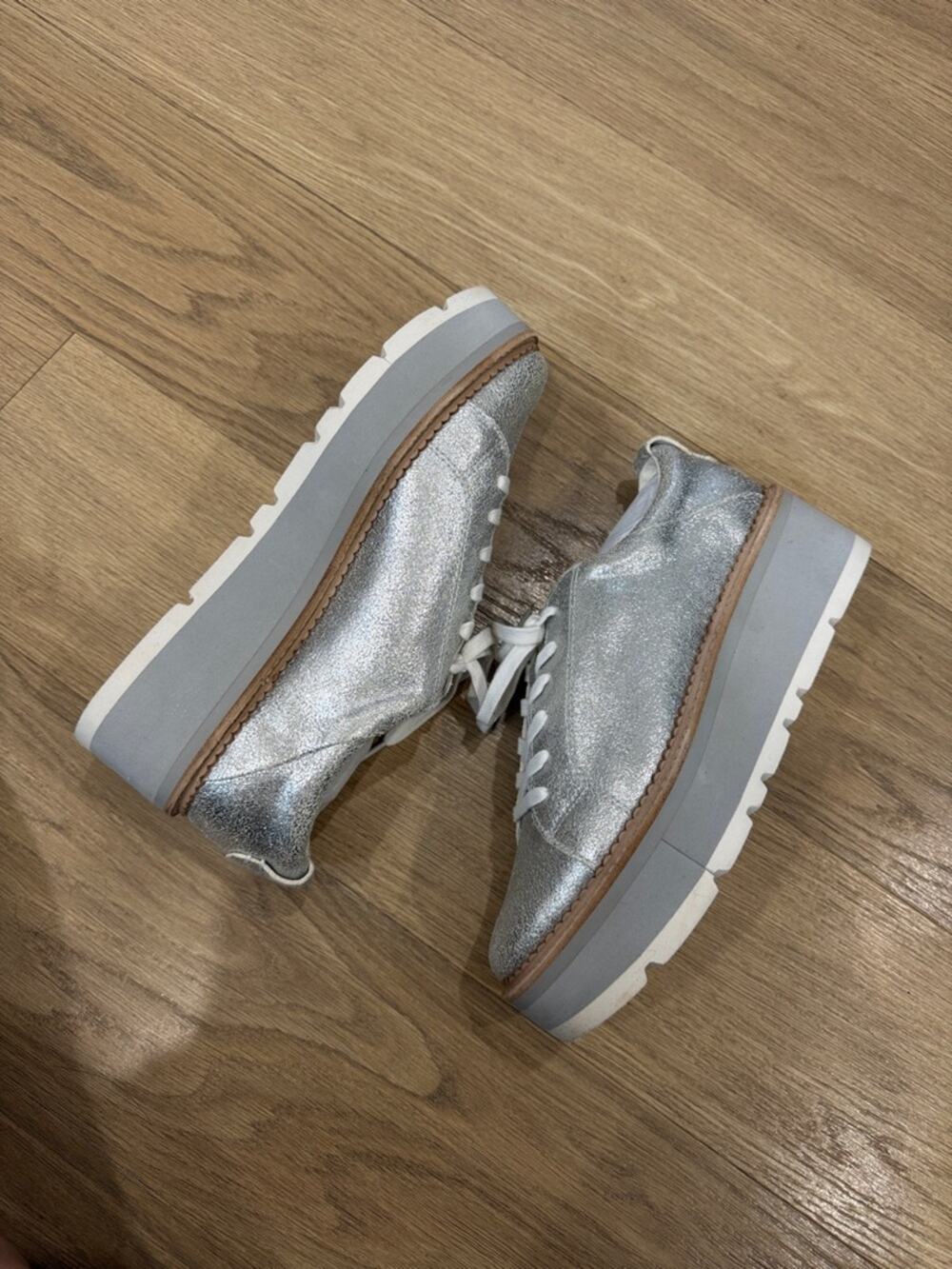 Dolce Vita Toyah Lace Up Platform Sneakers in Metallic Silver Size 9.5